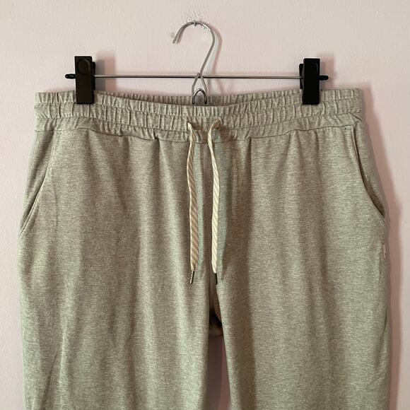 Vuori Women size Large Gray Performance Jogger Sweatpants Athleisure Loungewear - Picture 4 of 13